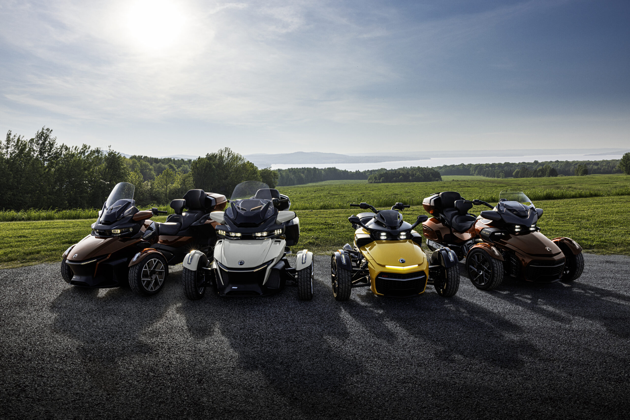 Can-Am 2026: MY26 FAM Lifestyle 256A3573 RGB