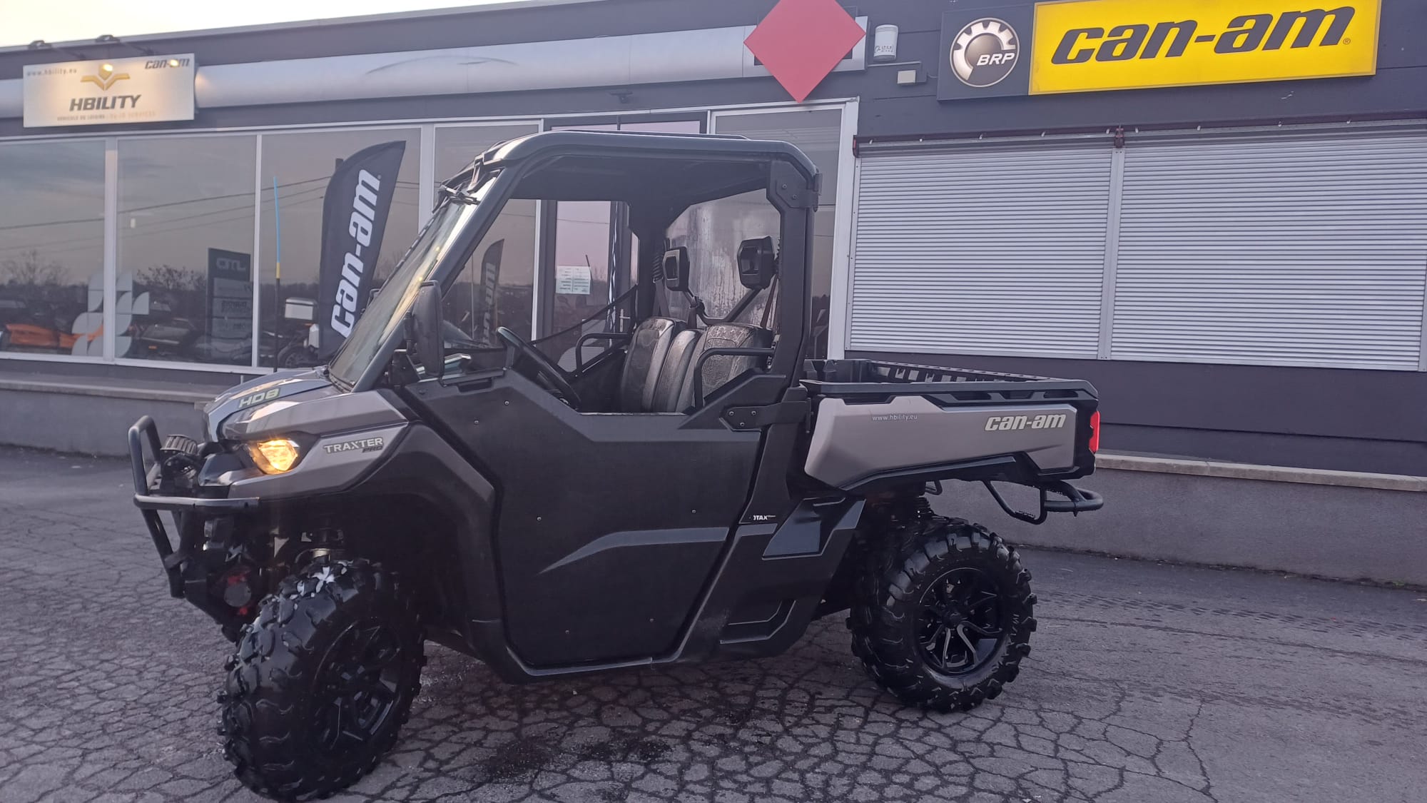 Can-Am: Traxter HD8 PRO