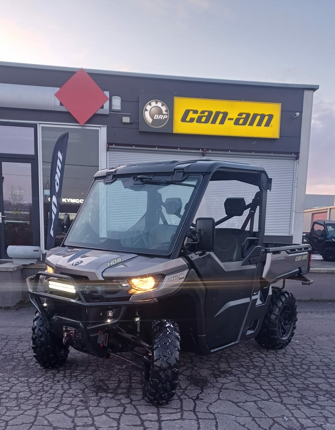 Can-Am: Traxter HD8 PRO